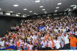 Mulheres dos Sindicatos filiados à FEQUIMFAR estão presentes em grande número na Plenária contribuindo nas discussões e resoluções